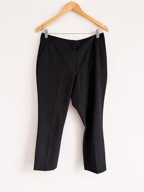 Suzy Shier Dark Grey Pinstripe Dress Pants | Slim Straight Leg | Size 9/10